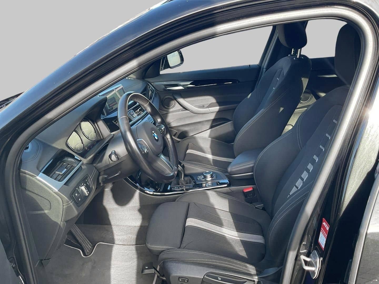 BMW X2 sDrive18i Aut Navi LED Klimaaut SHZ Allwetter foto 9