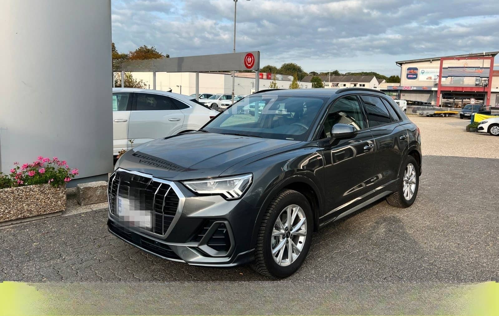 Audi Q3 S Line 2x S-LINE*KAM*LED*MMI*KeyLess*AHK V*18 foto 3