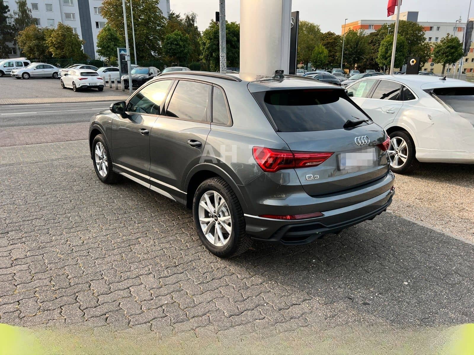 Audi Q3 S Line 2x S-LINE*KAM*LED*MMI*KeyLess*AHK V*18 foto 7