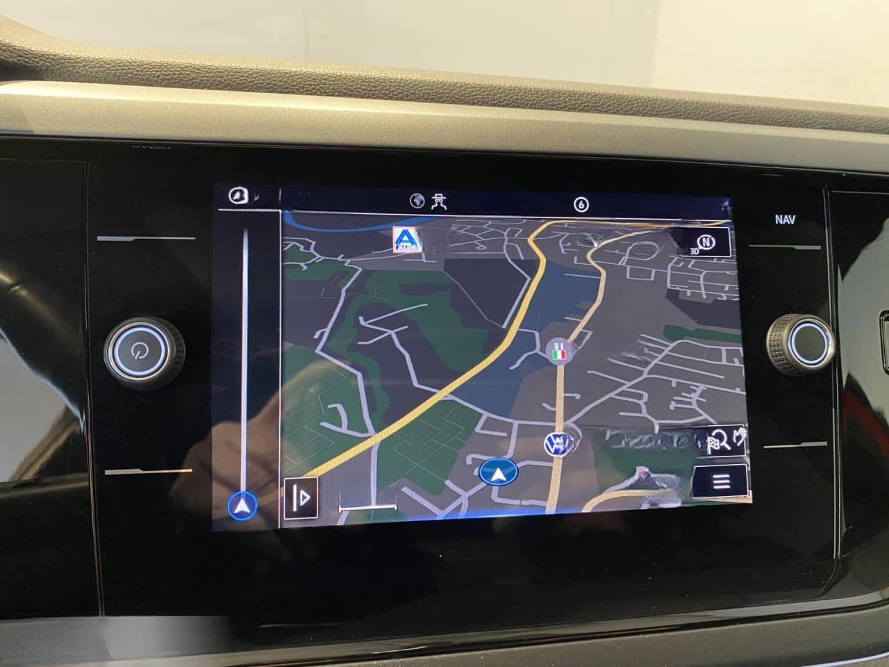 Volkswagen Taigo 1.0 TSI R-Line NAVI KLIMA AHK PANO PED PDC foto 18