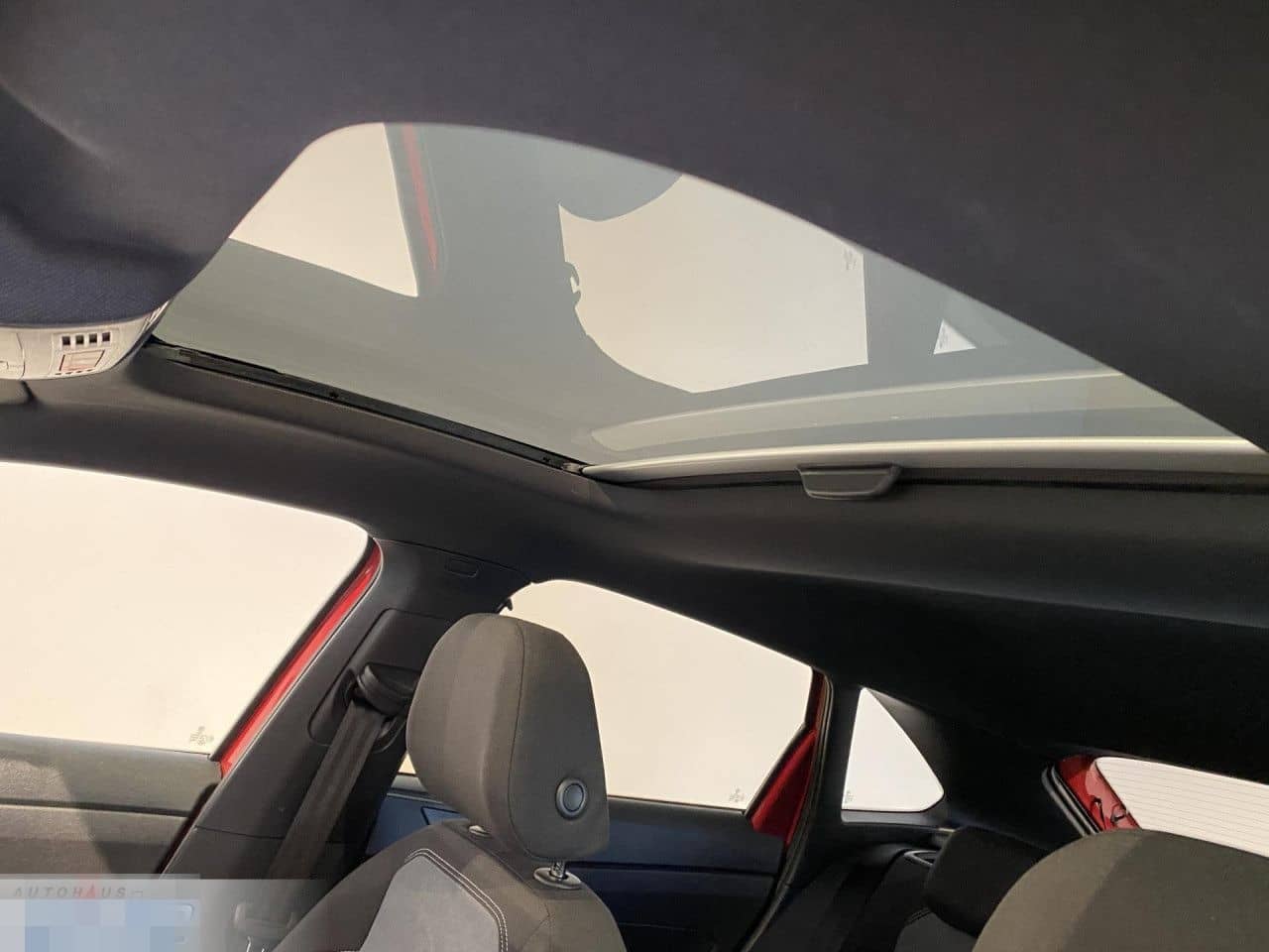 Volkswagen Taigo 1.0 TSI R-Line NAVI KLIMA AHK PANO PED PDC foto 9