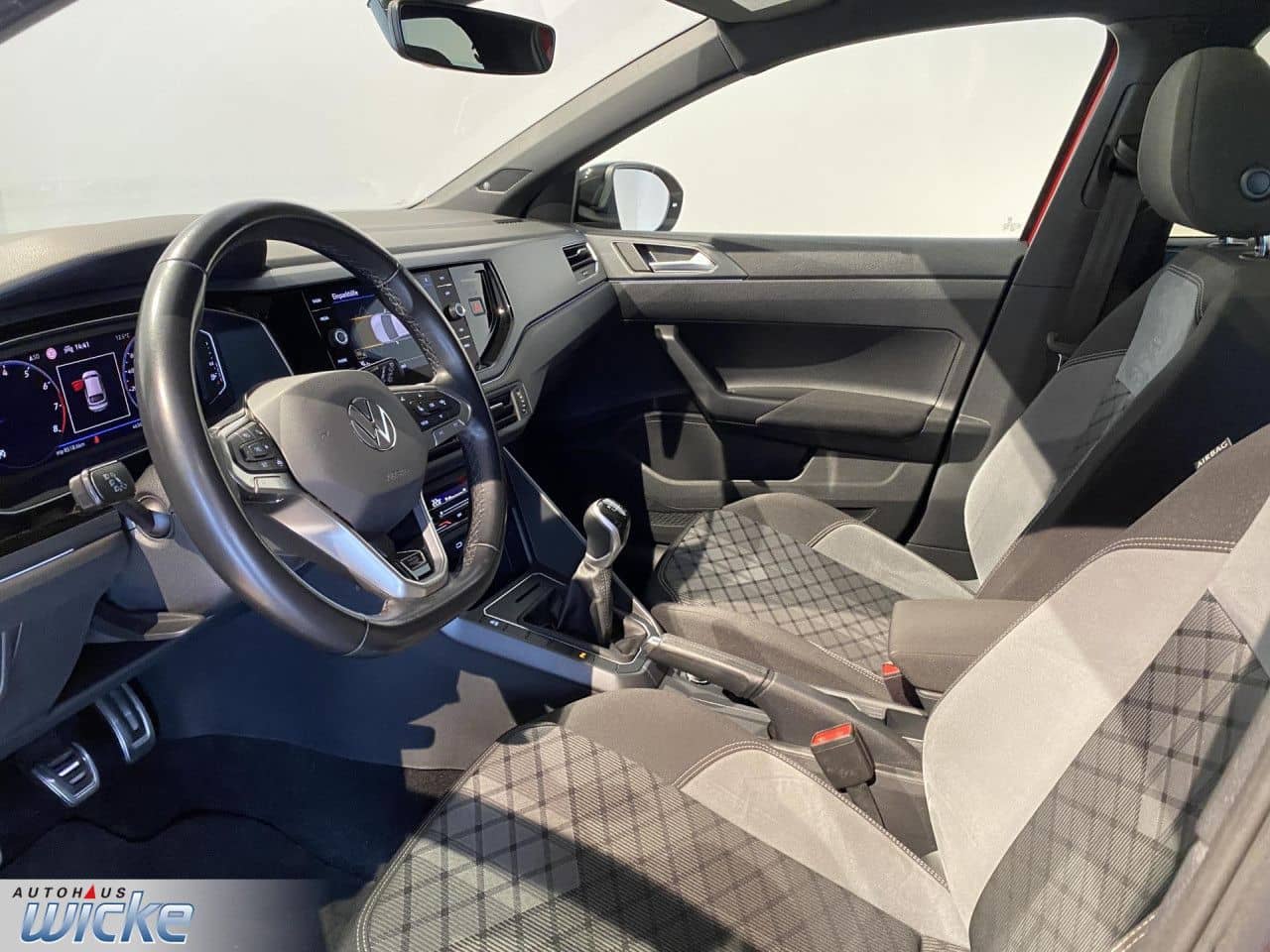 Volkswagen Taigo 1.0 TSI R-Line NAVI KLIMA AHK PANO PED PDC foto 10