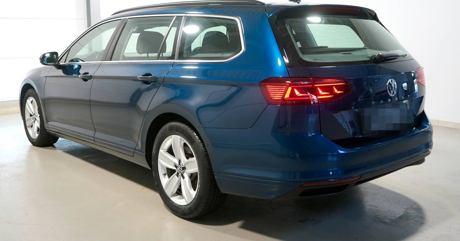 Volkswagen Passat 2.0 TDI Business *ACC*MATRIX*AHK*1.HAND foto 4