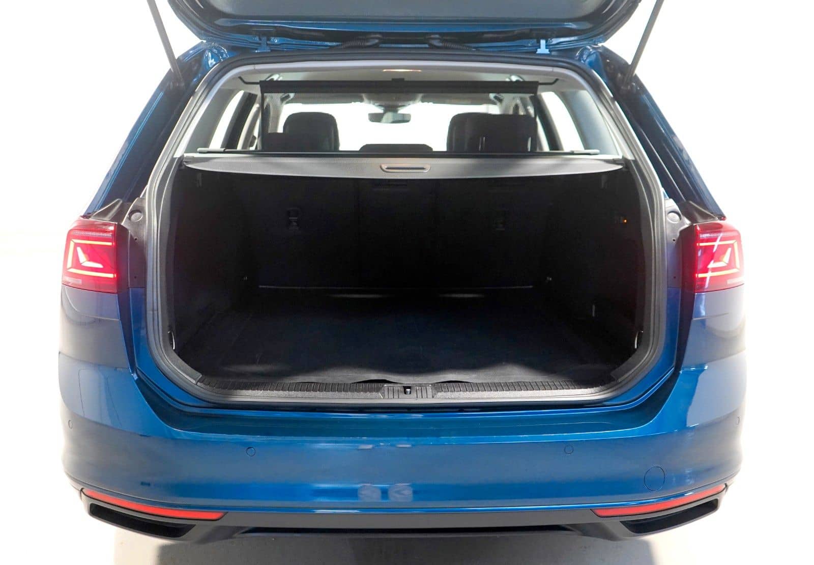 Volkswagen Passat 2.0 TDI Business *ACC*MATRIX*AHK*1.HAND foto 5