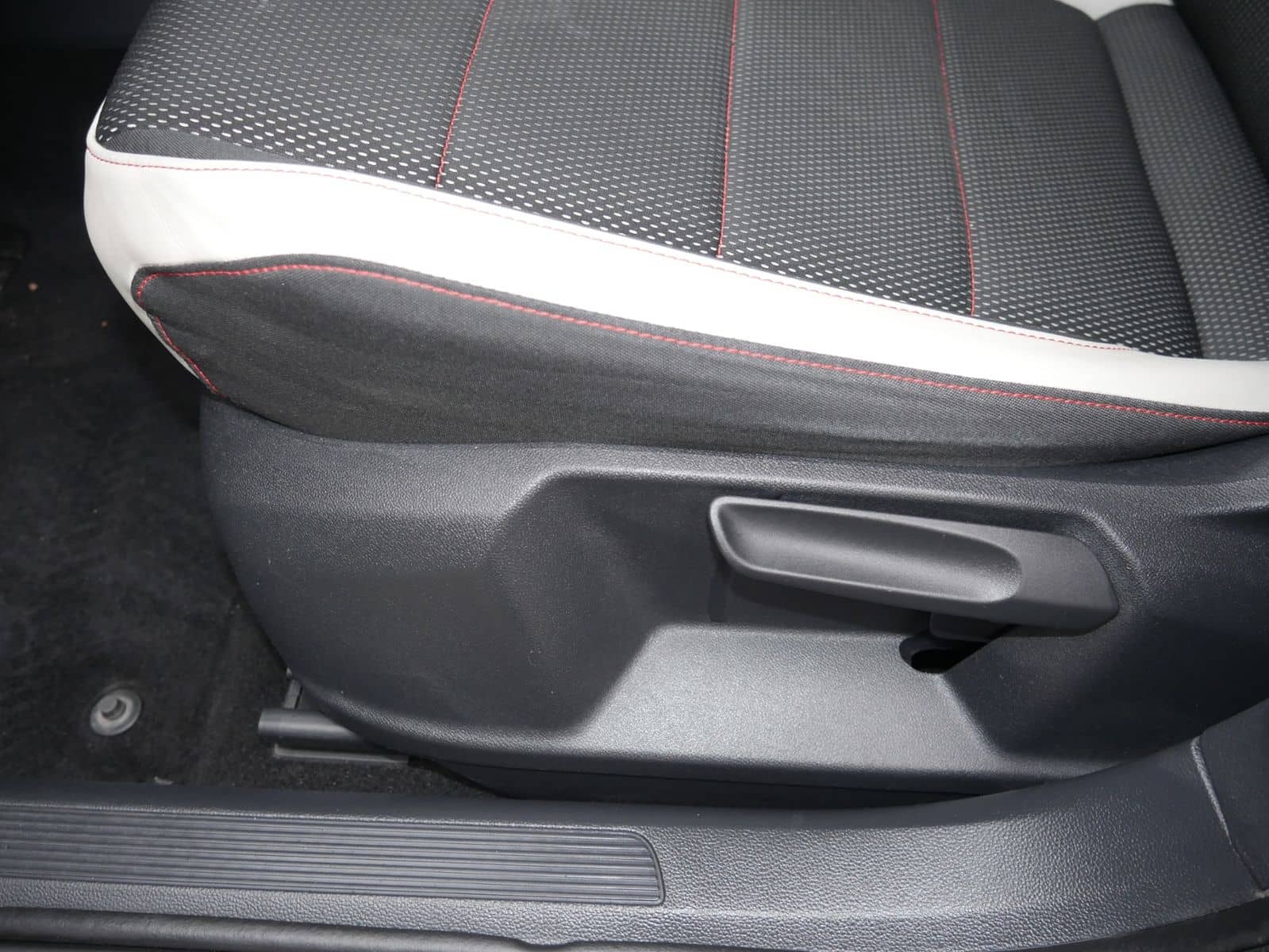 Volkswagen T-Roc 2.0 TSI Sport 4M DSG ACC NAVI SITZHZG RFK foto 12