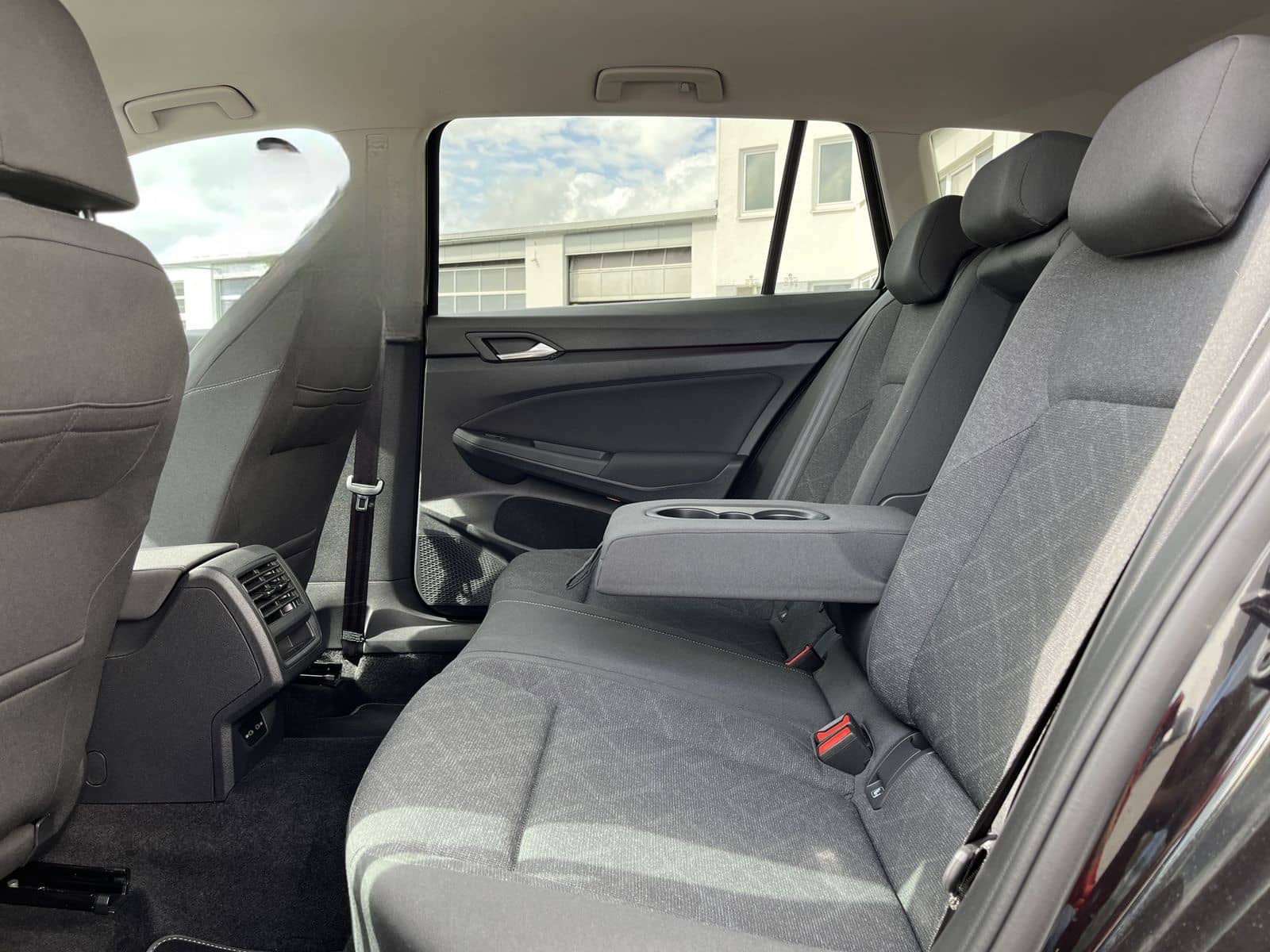 Volkswagen Golf Variant 2.0 TDI Life 127€ m. 20% AnzahlungD foto 15