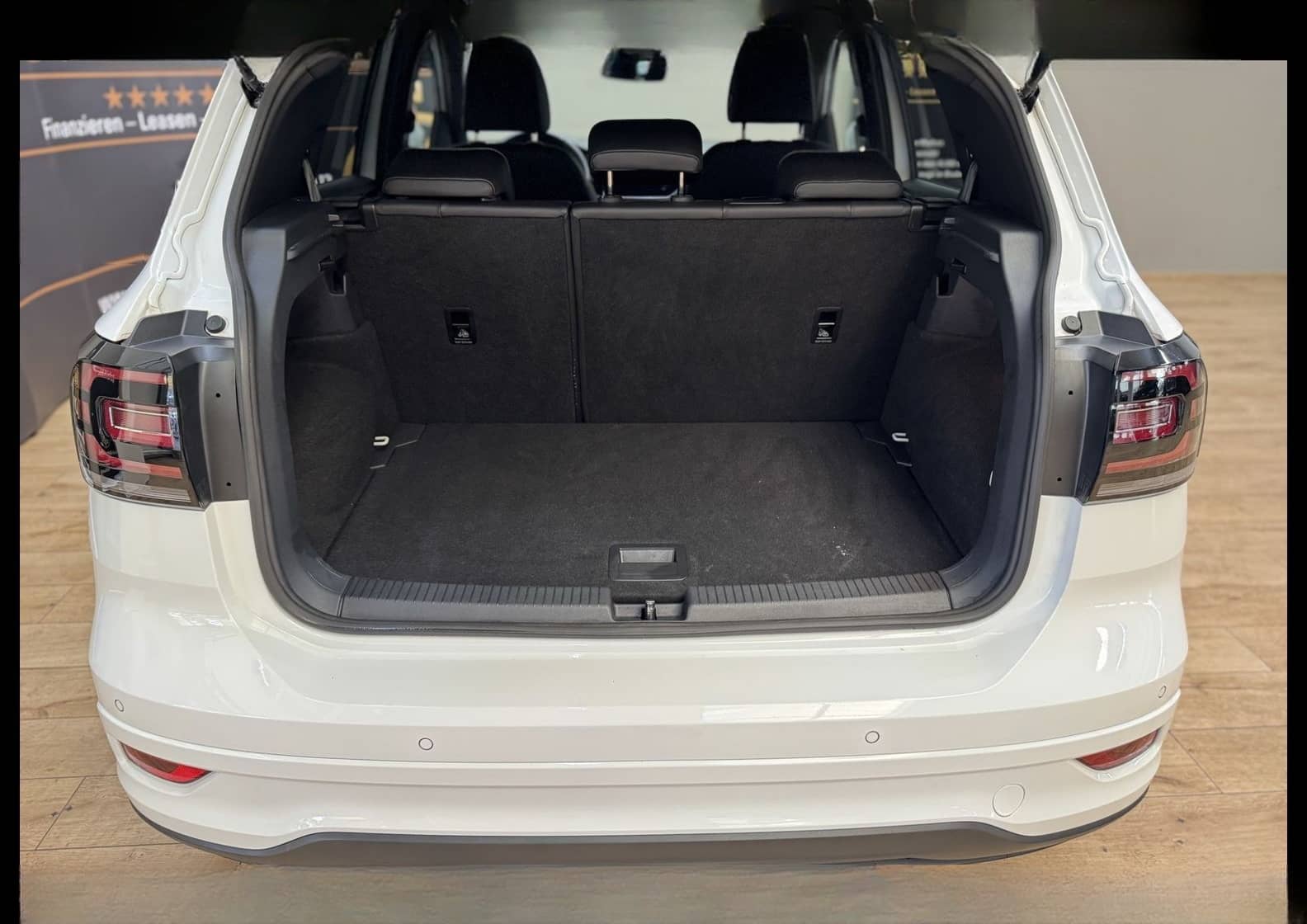 Volkswagen T-Cross R-Line 1.0 TSI DSG Teilleder/18/Navi/LED foto 24