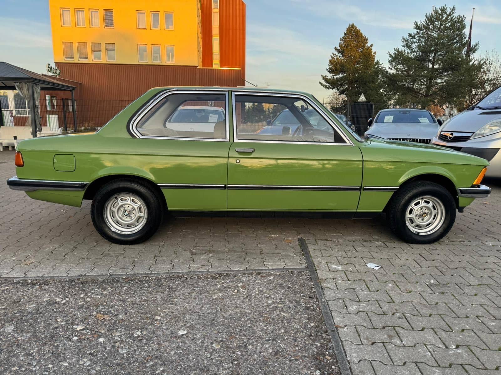 BMW 318 Coupe nur 44000km-Tüv Neu-Oldtimer-Rostfrei foto 9