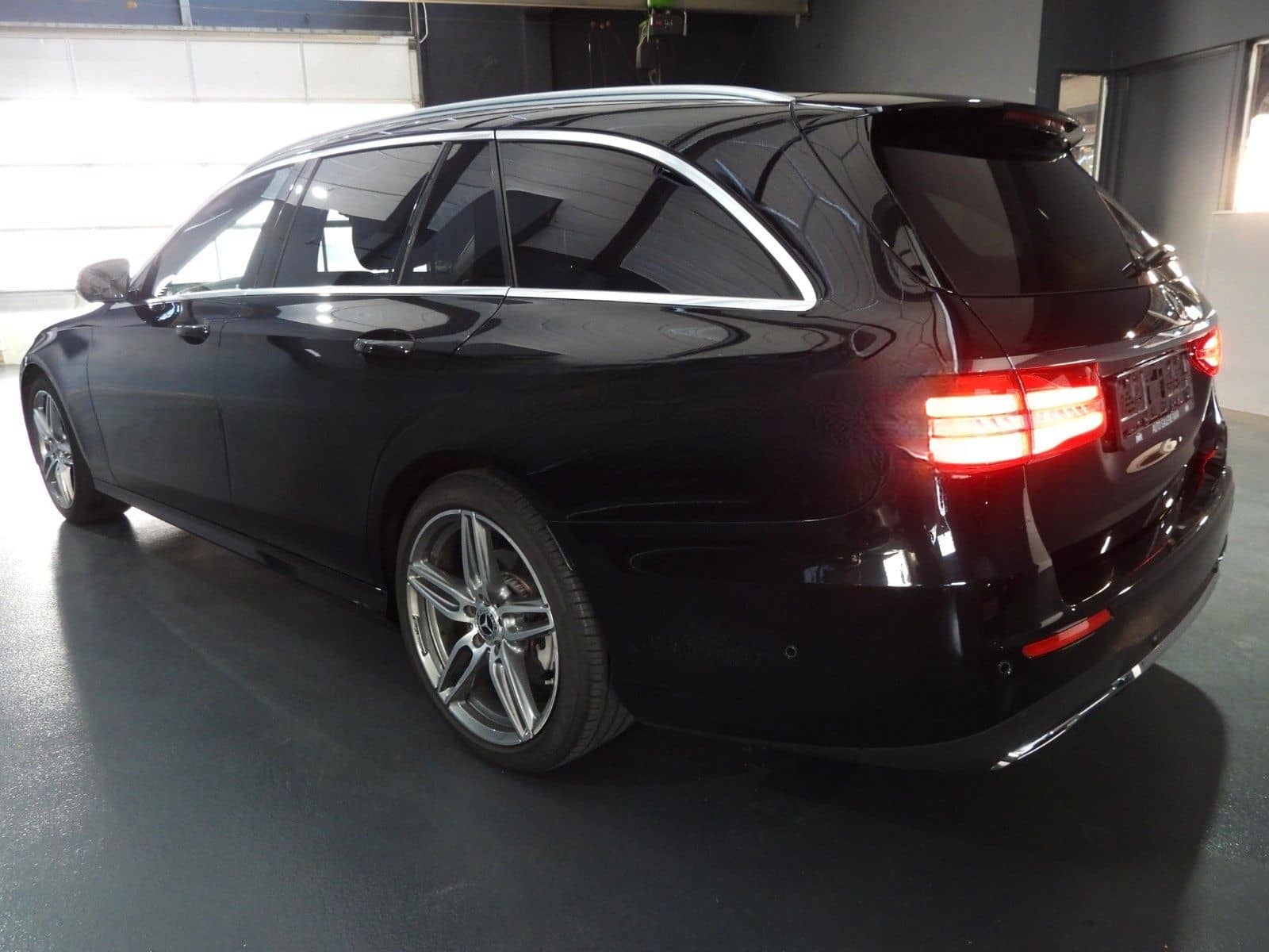 Mercedes-Benz E 220 D T AMG LINE/WIDESCREEN/MULTI/MEMORY/360°/ foto 9