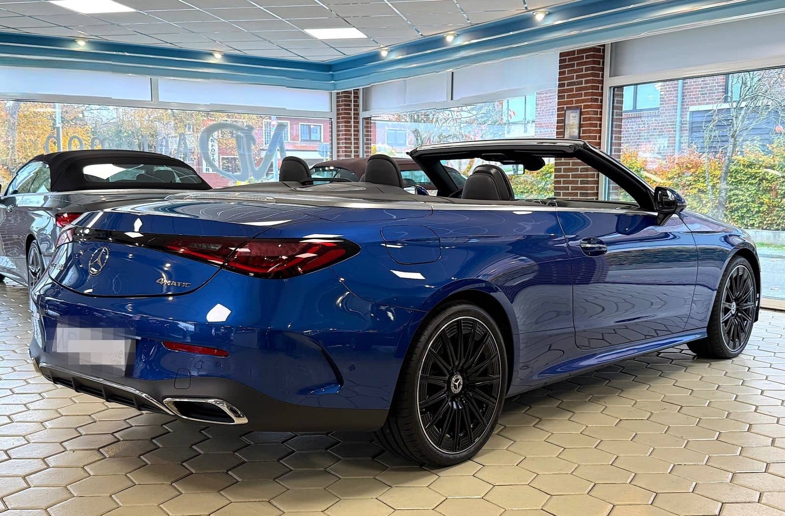 Mercedes-Benz CLE 300 Cabrio 4Matic AMG Line Premium Plus foto 2