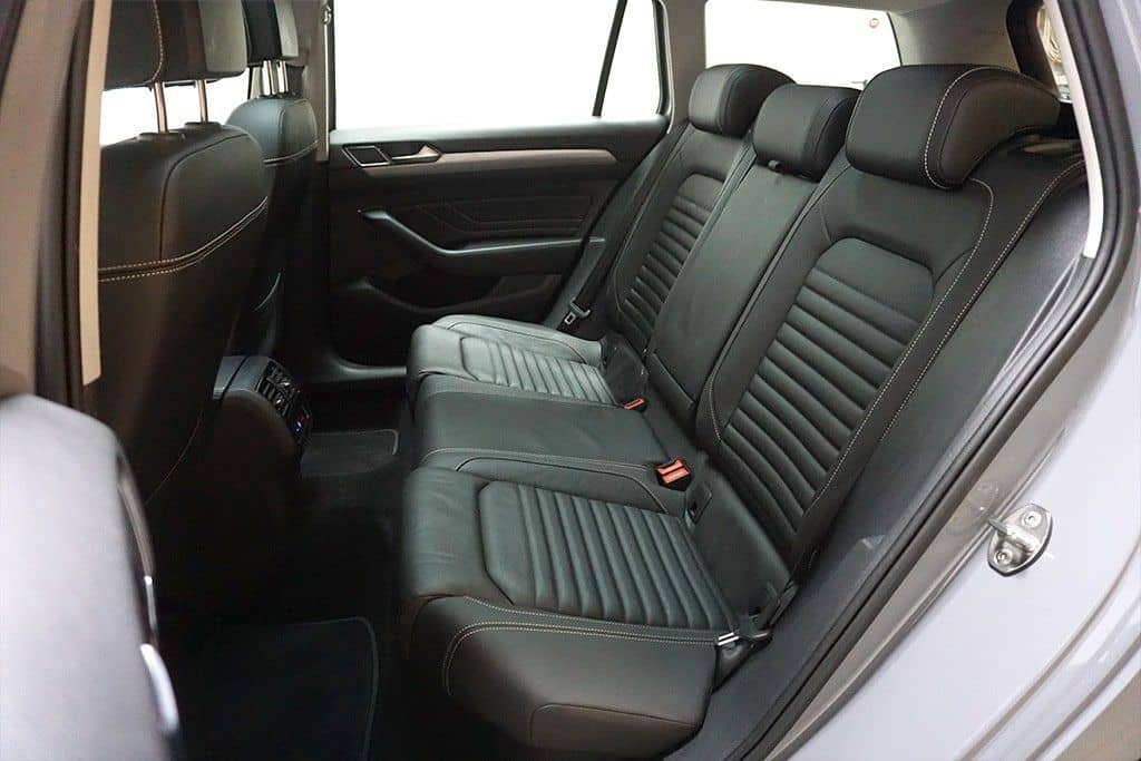 Volkswagen Passat 2.0TDI DSG R-Line Pano AHK LEDER NAVI LED foto 14