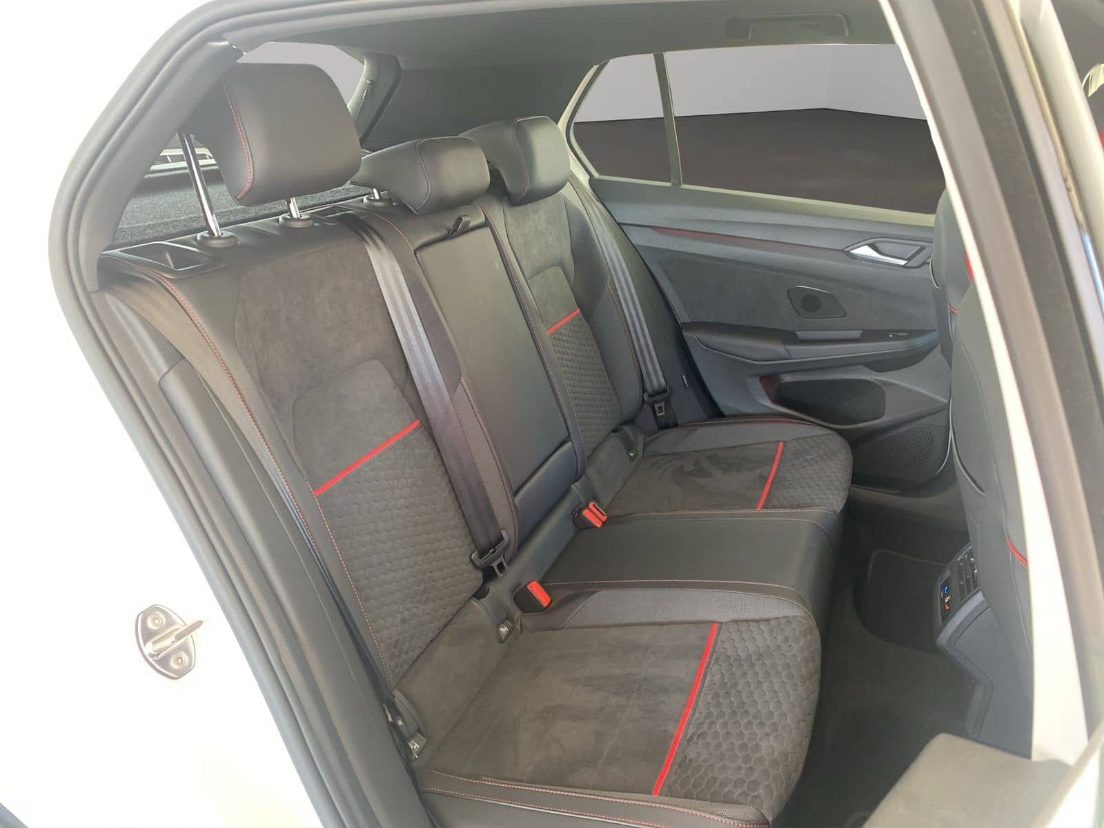 Volkswagen Golf VIII GTI Clubsport (SHZ.PDC.NAVI.DAB.Head-U foto 7