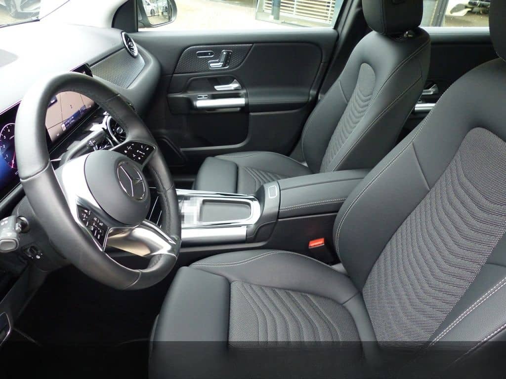 Mercedes-Benz GLA 180 PROGRESSIVE+AHK+TOTWINKEL+RF.-KAM+MEMORY foto 4
