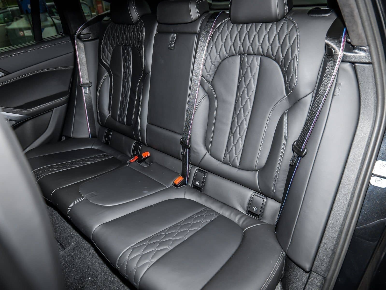 BMW X6 M60i xDrive M Sport PANO HUD ACC RFK NAVI LED foto 19