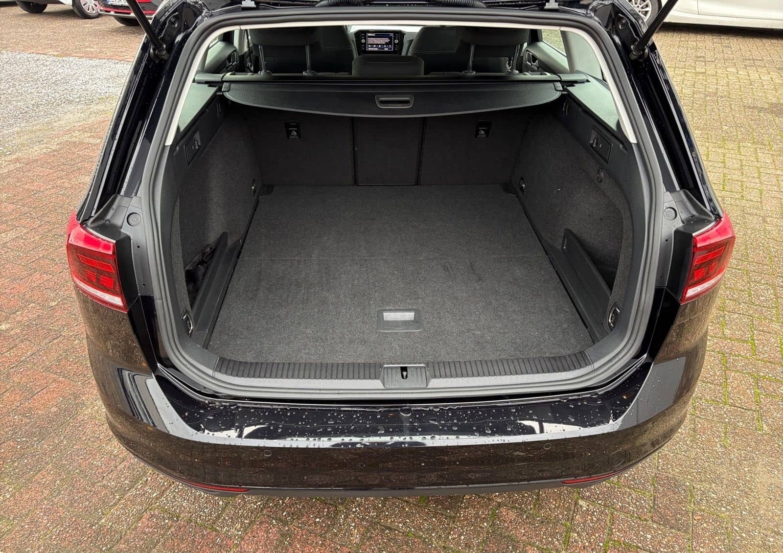 Volkswagen Passat Variant 2.0 TDI DSG BUSINESS +LED +ACC +R foto 17