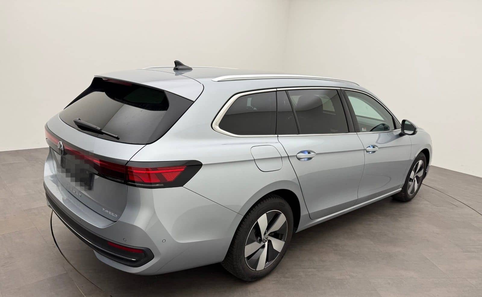 Volkswagen Passat Variant PA 1.5 eHybrid Business HeadAHK foto 14