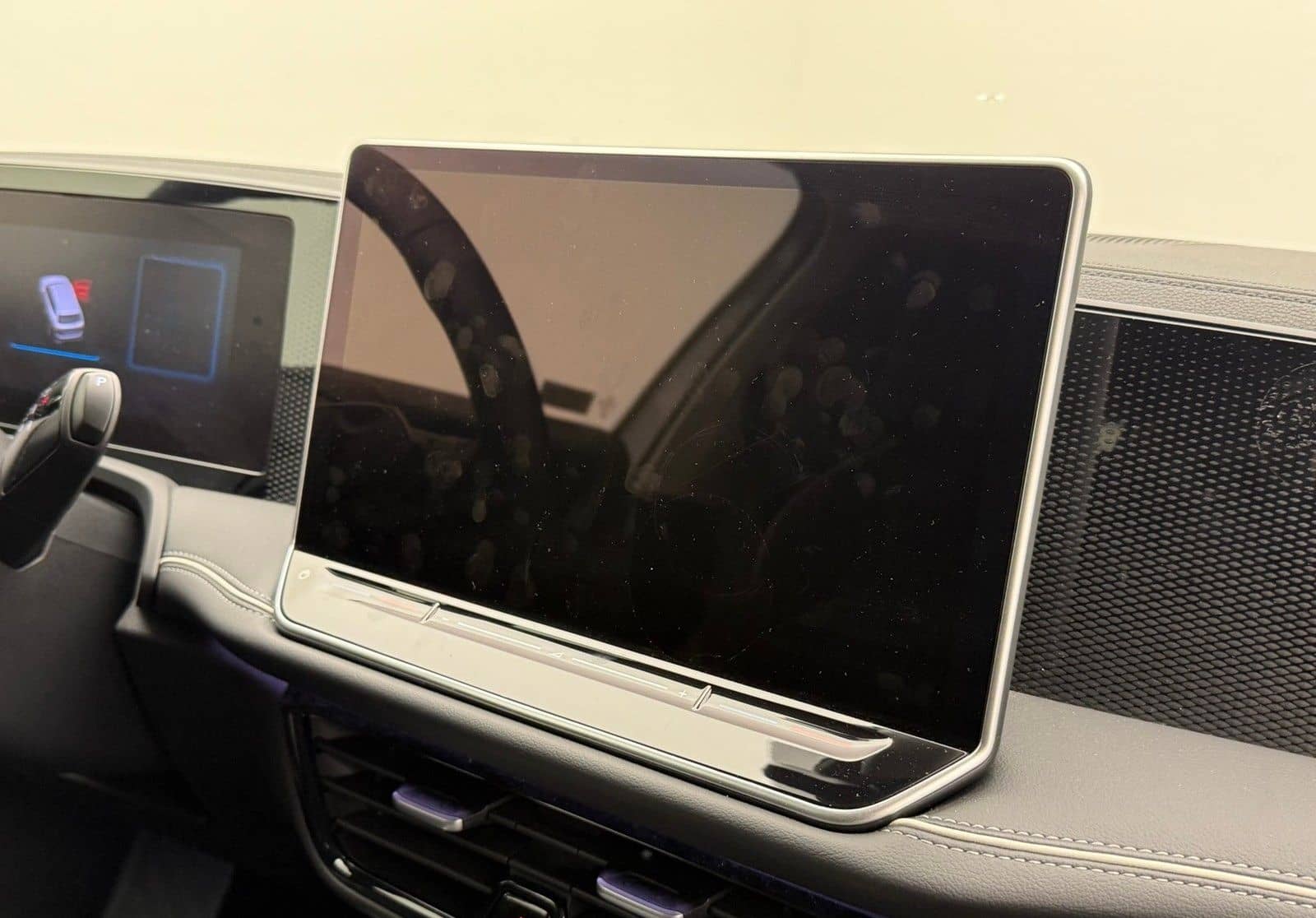 Volkswagen Passat Variant PA 1.5 eHybrid Business HeadAHK foto 7