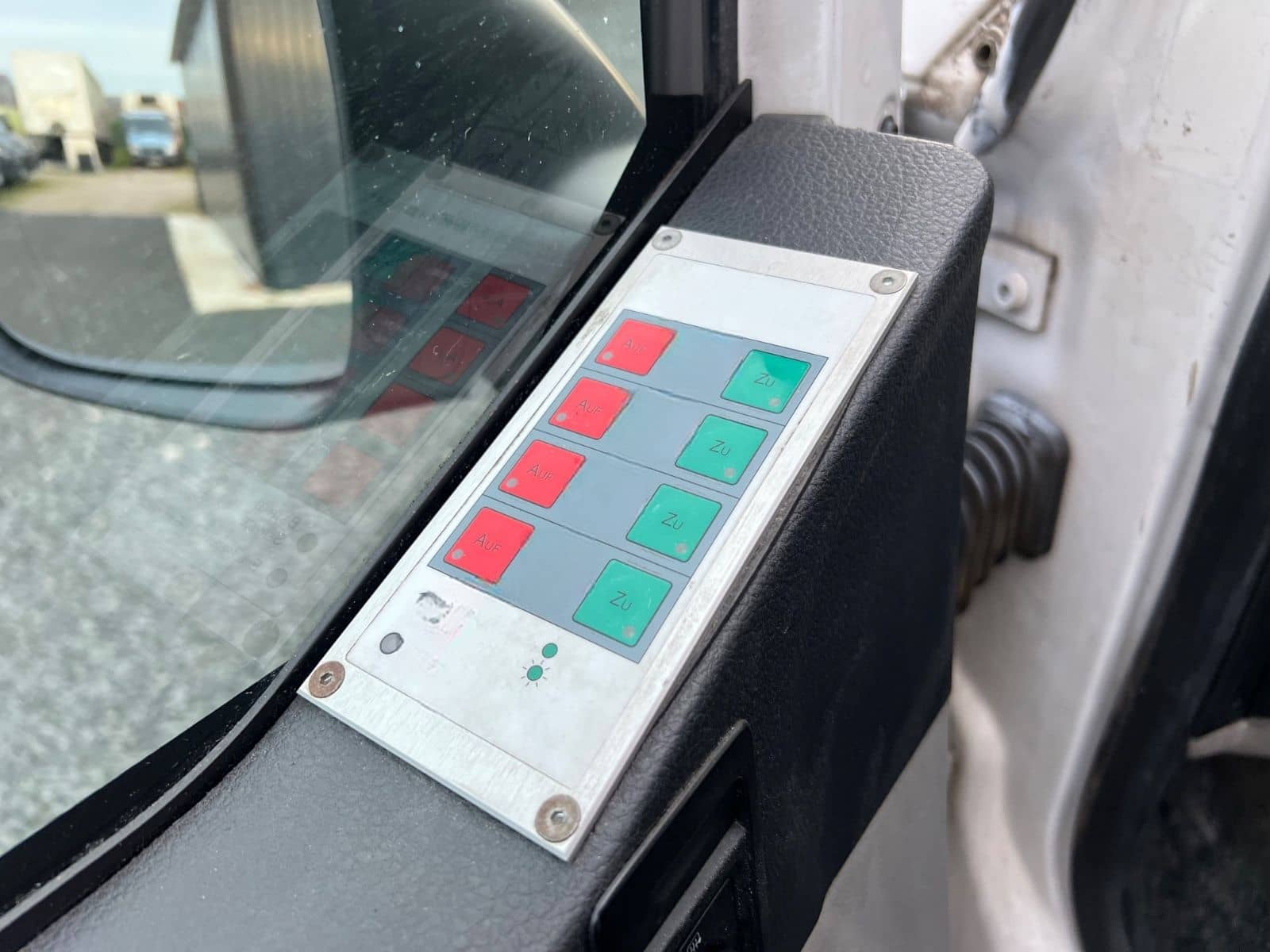 Volkswagen T6 Lang*GELDTRANSPORTER*GEPANZERT*ARMORED*140PS* foto 12