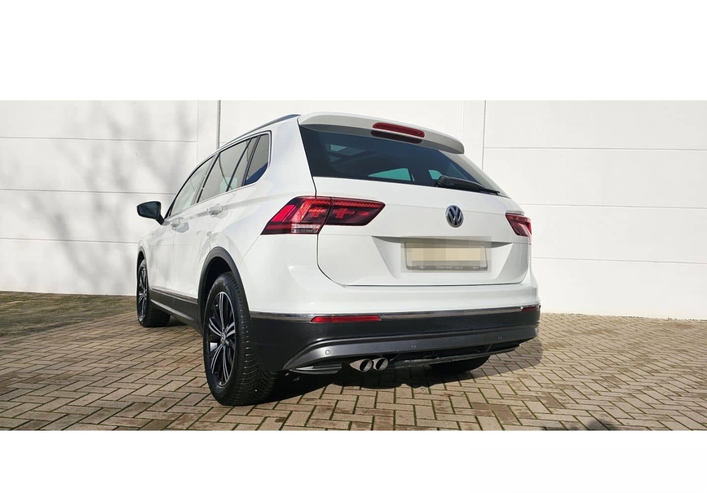 Volkswagen Tiguan Highline BMT TDI 2.0 Pano AHK ab. Navi AC foto 4