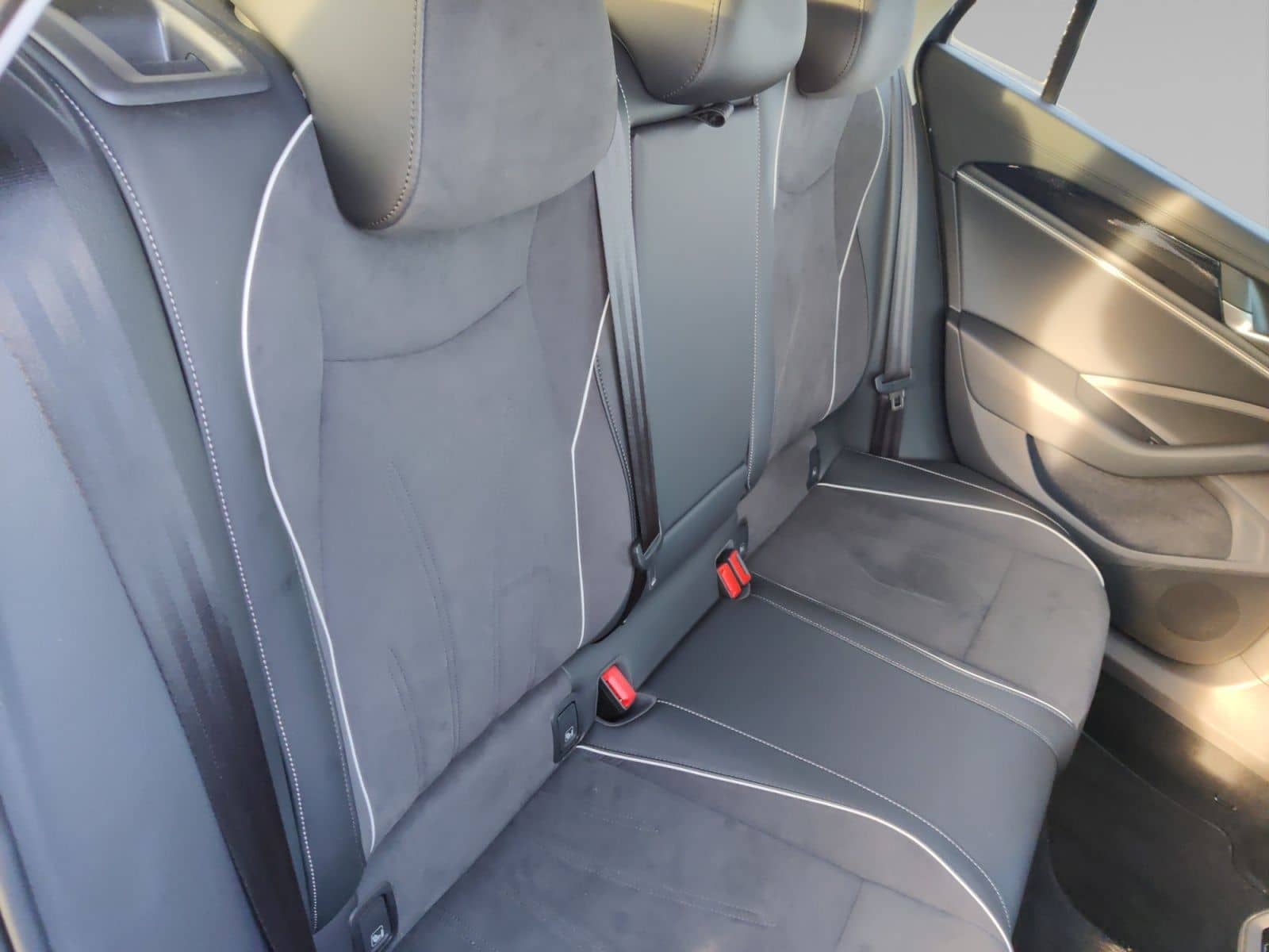 Volkswagen Passat Variant 1.5 TSI eHybrid Business AHK HUD foto 14