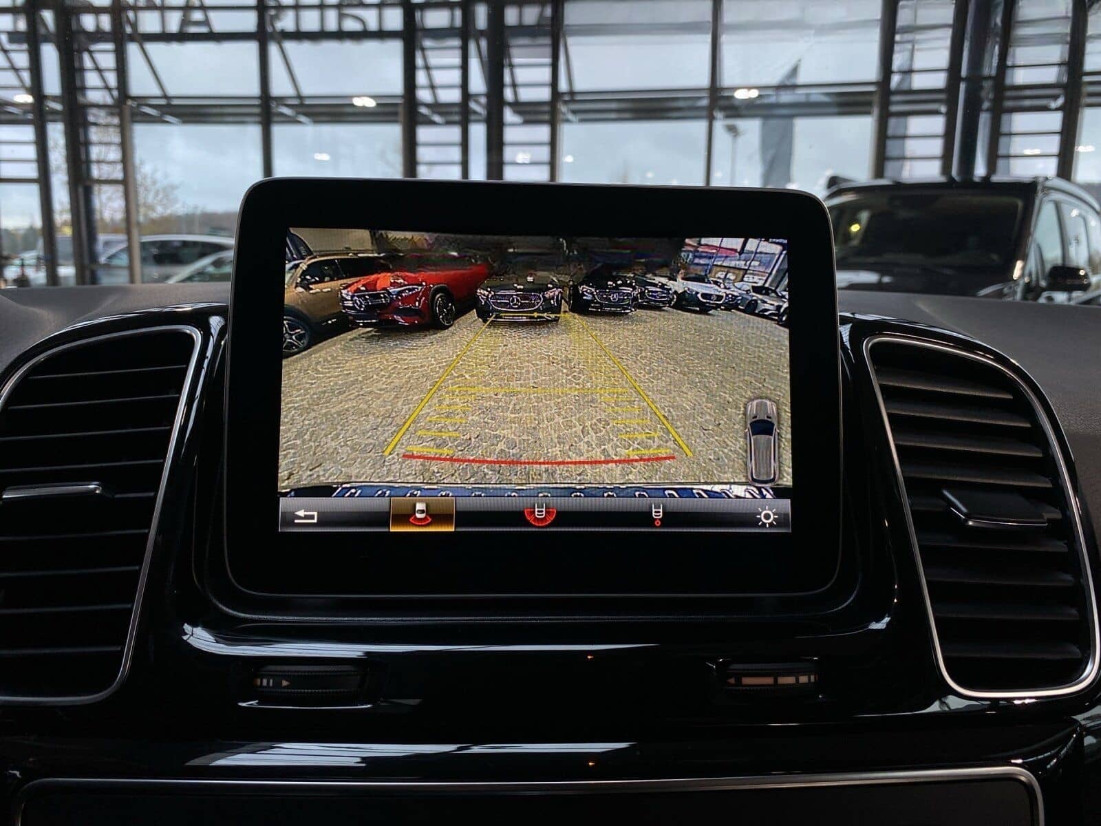 Mercedes-Benz GLE 350 d 4M AMG Line AIRM AHK Pano Kamera Totw. foto 13