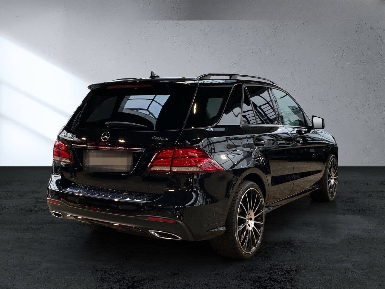 Mercedes-Benz GLE 350 d 4M AMG Line AIRM AHK Pano Kamera Totw. foto 5