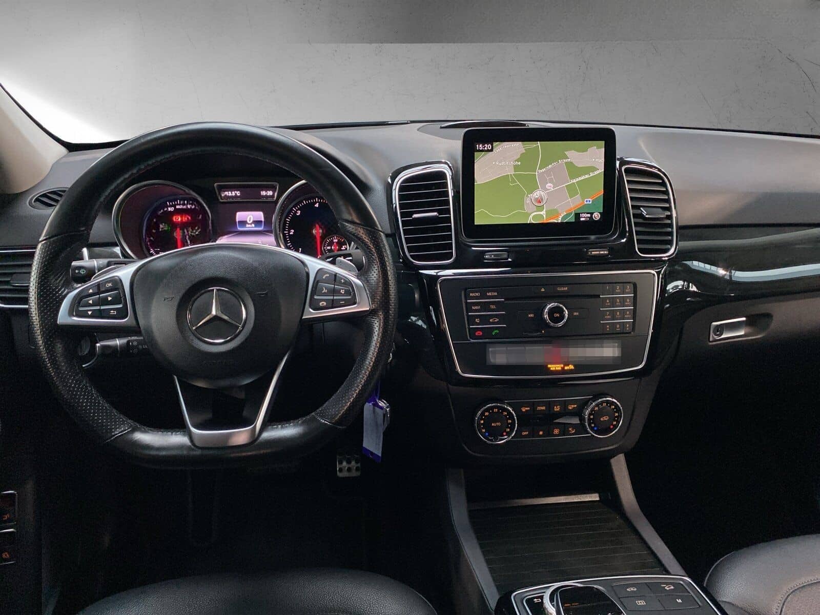 Mercedes-Benz GLE 350 d 4M AMG Line AIRM AHK Pano Kamera Totw. foto 9