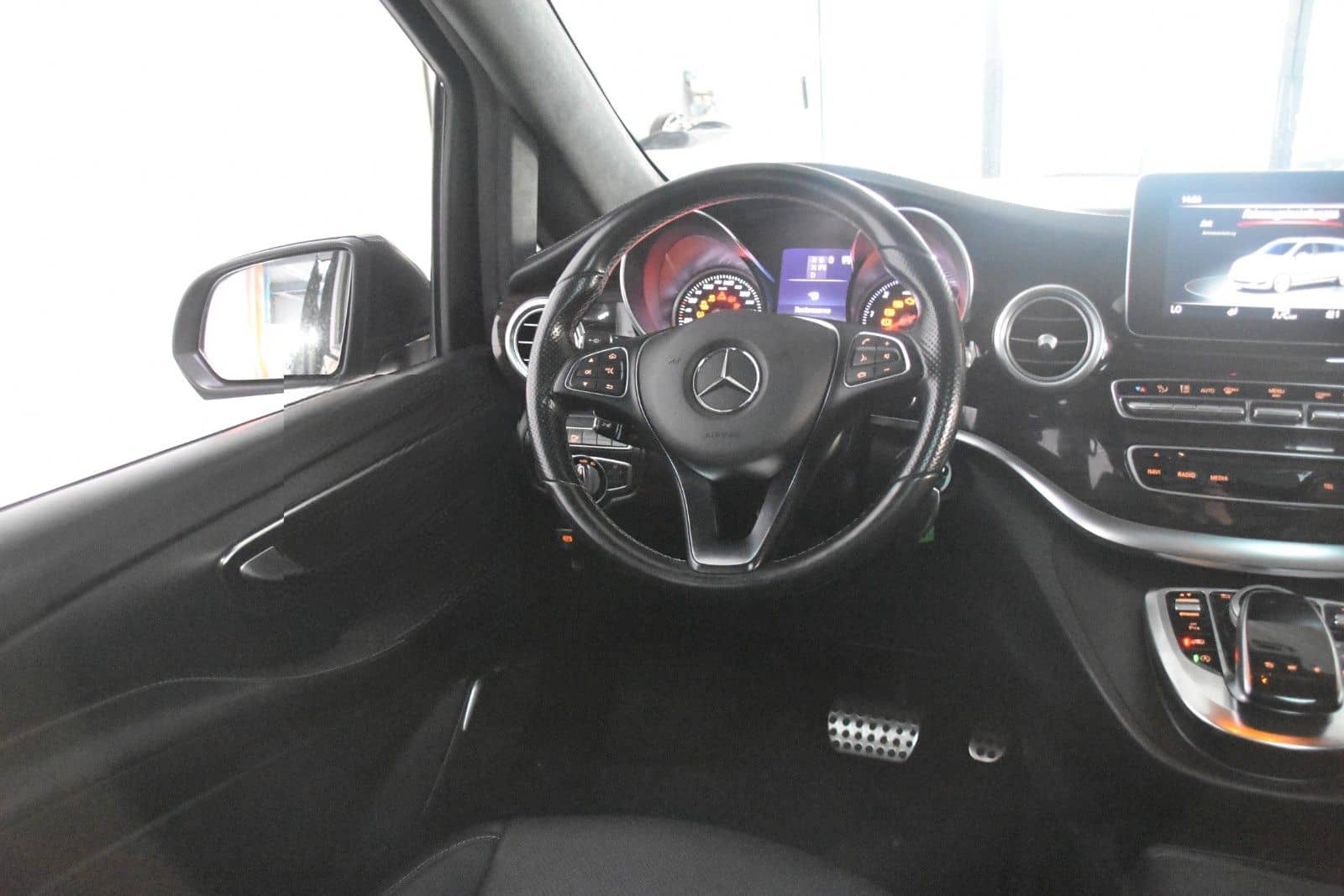 Mercedes-Benz V 250d EXCLUSIVE EDITION 4MATIC lang NP 84.184€ foto 17