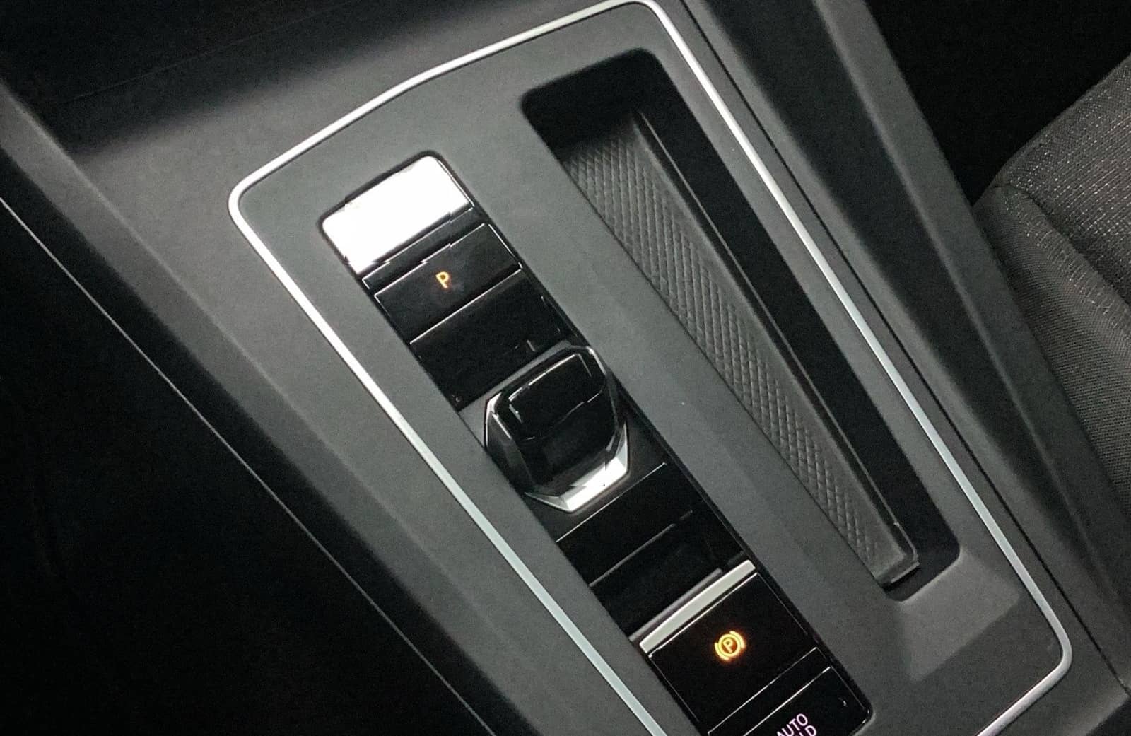 Volkswagen Golf 2.0 TDI DSG LIFE NAVI ASSIST KAMERA foto 12