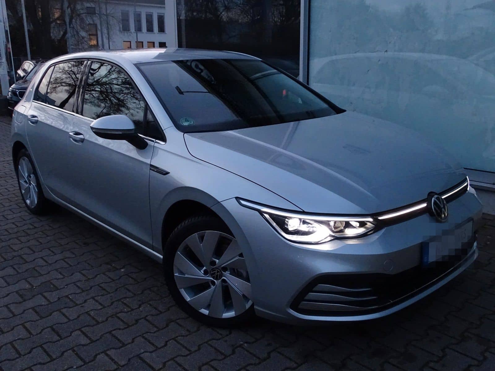 Volkswagen Golf VIII Lim. Style *ACC*AHK*LANE + FRONT ASS.* foto 7