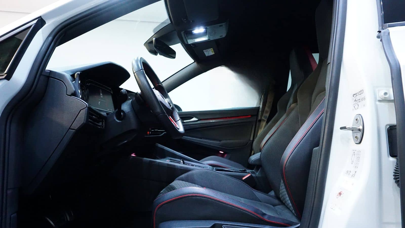 Volkswagen GTI VIII Clubsport *Oryx-Weiß Perlmutt*HarmanK* foto 21