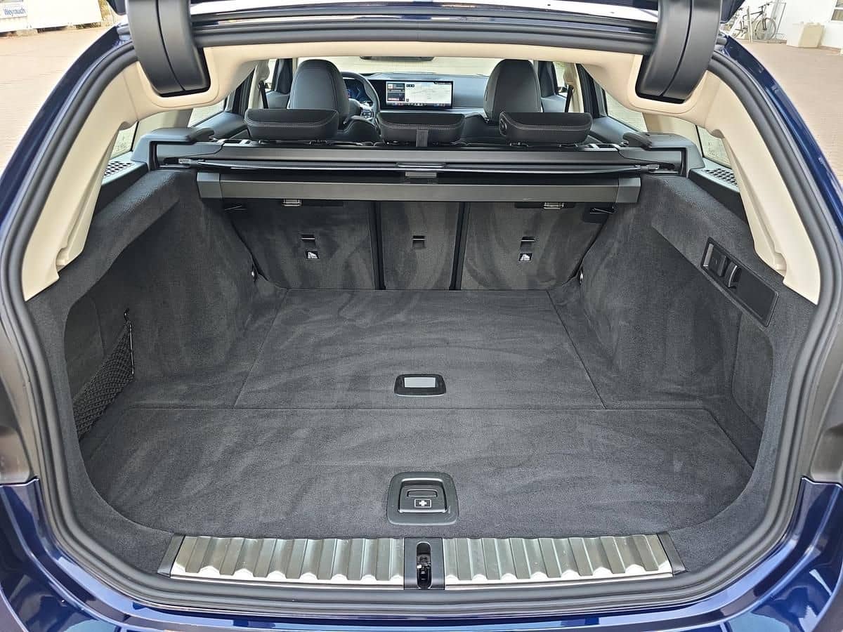 BMW 320 d xDr. Tour. Head-Up+DAB+Sportsitze+360°+Le foto 16