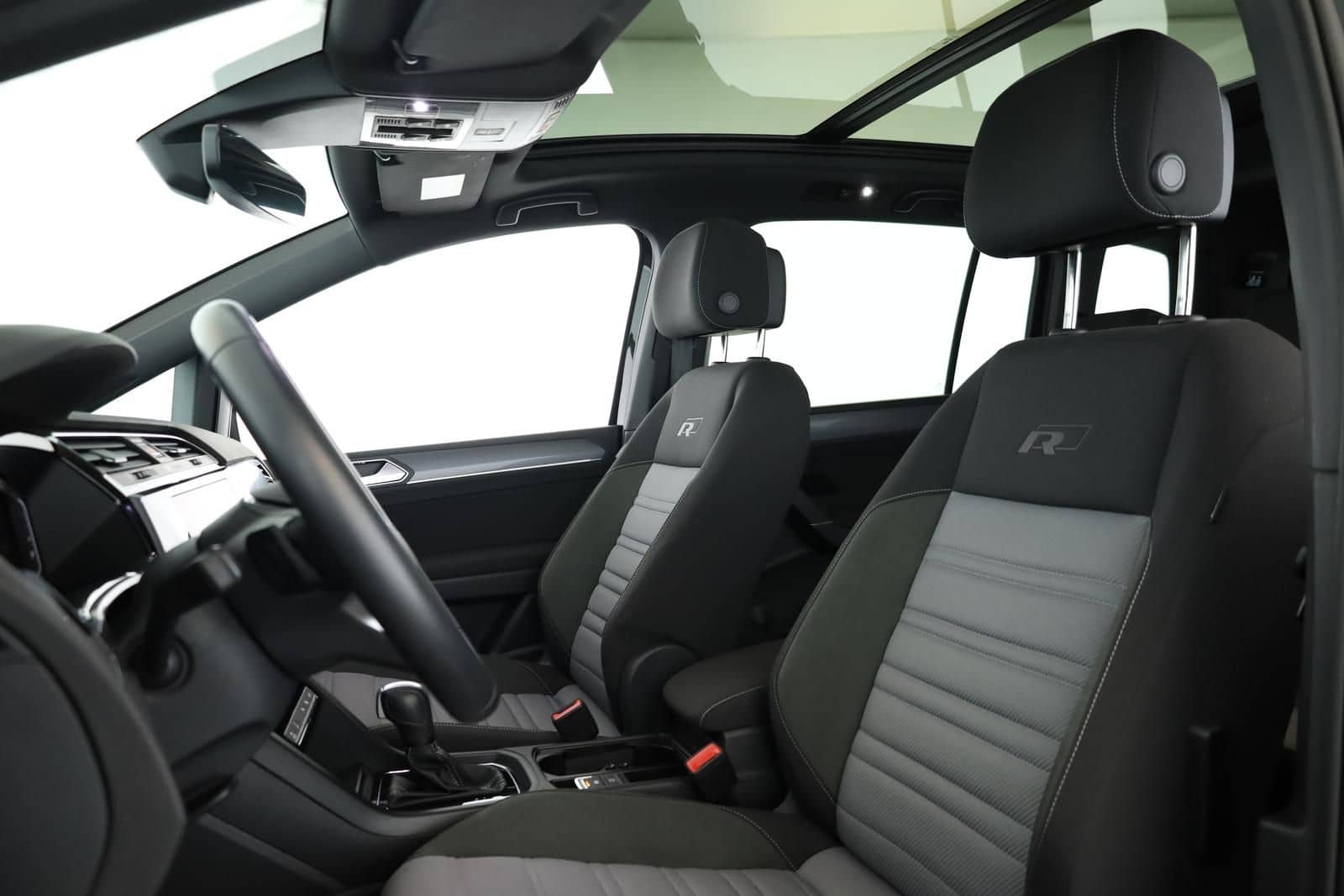 Volkswagen Touran 2.0 TDI DSG Highline R-Line 7 Pano 18 AHK foto 12