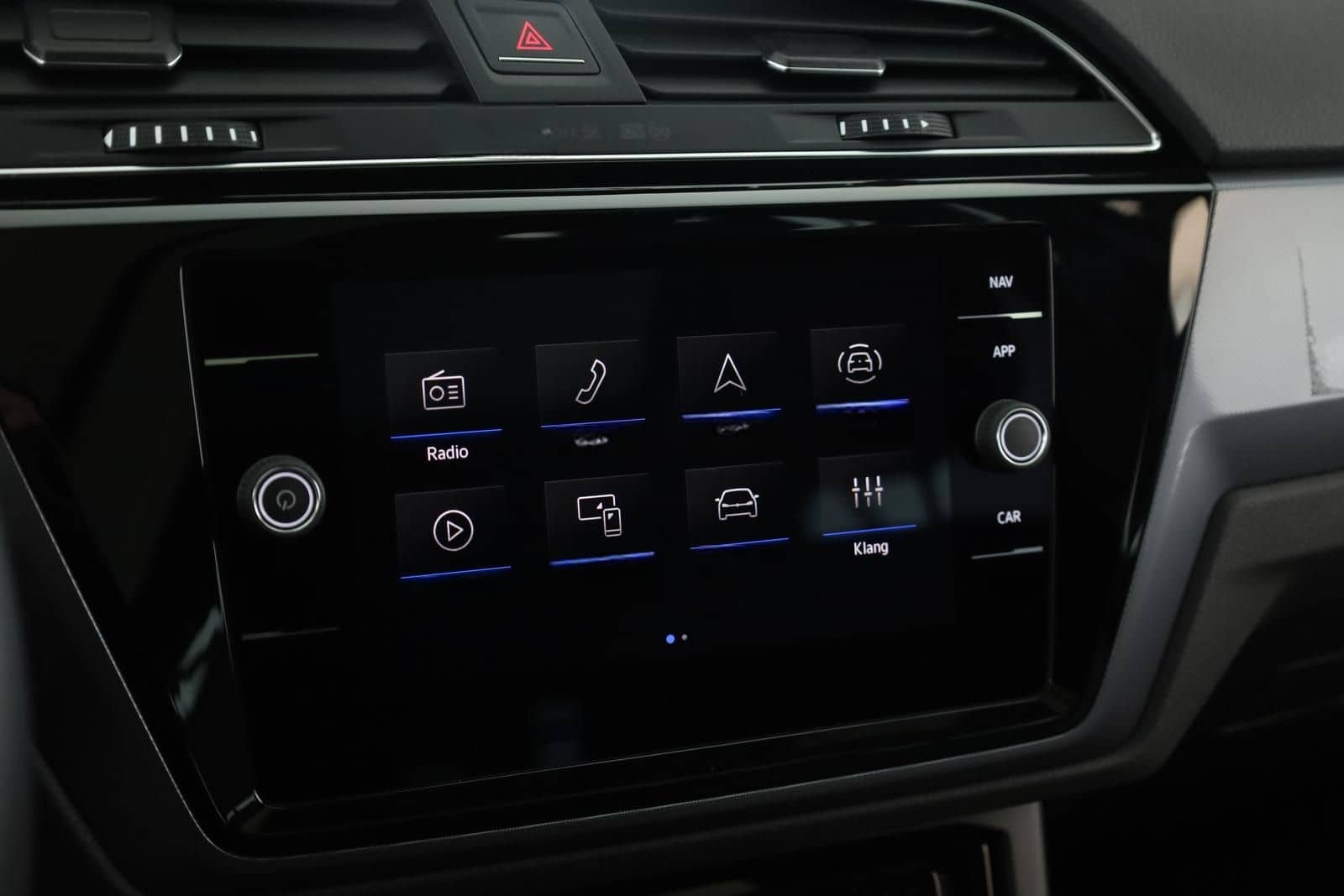 Volkswagen Touran 2.0 TDI DSG Highline R-Line 7 Pano 18 AHK foto 19