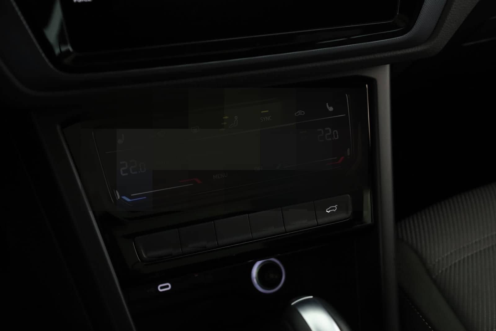 Volkswagen Touran 2.0 TDI DSG Highline R-Line 7 Pano 18 AHK foto 20