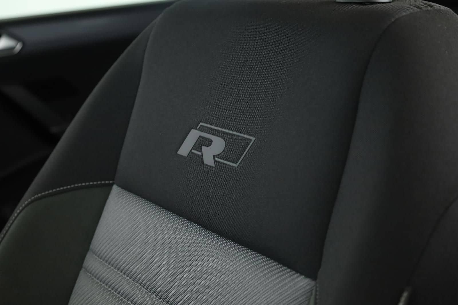 Volkswagen Touran 2.0 TDI DSG Highline R-Line 7 Pano 18 AHK foto 7