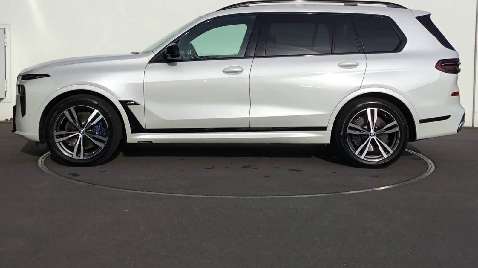 BMW X7 M60i PANO SKY+STANDHZ+KAMERA+ACC+AHK foto 8