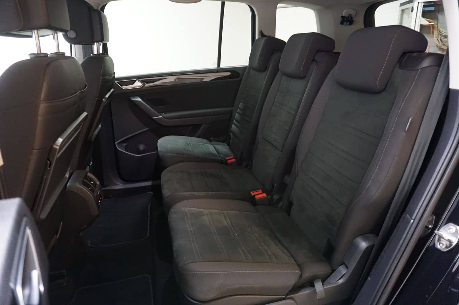 Volkswagen Touran 1.5TSI DSG Highline 7-Sitzer AHK Navi LED foto 12