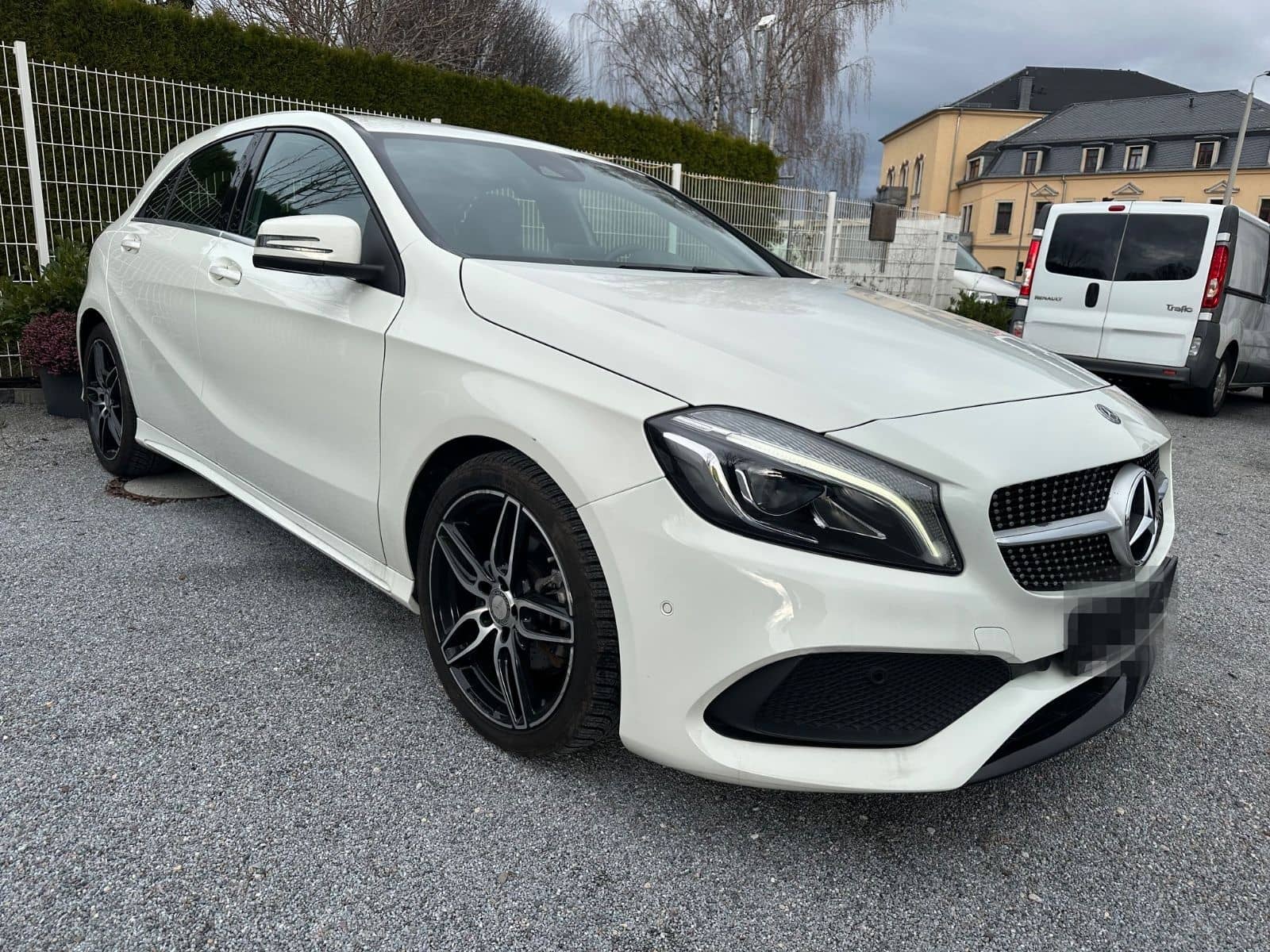 Mercedes-Benz A 180 BlueEfficiency Automatik AMG Paket foto 3