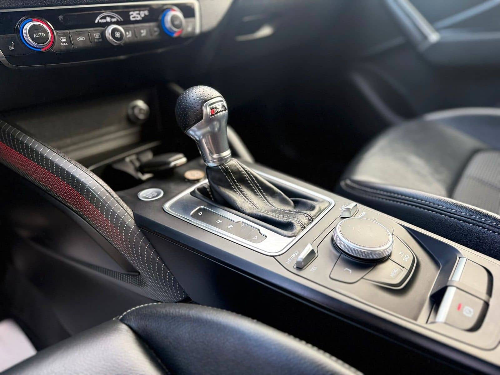 Audi Q2 QUATTRO 3x S-Line AMBIENTE NAVI PDC BLTH SHZ foto 17