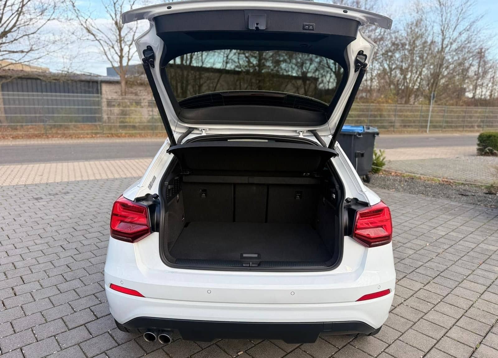 Audi Q2 QUATTRO 3x S-Line AMBIENTE NAVI PDC BLTH SHZ foto 10