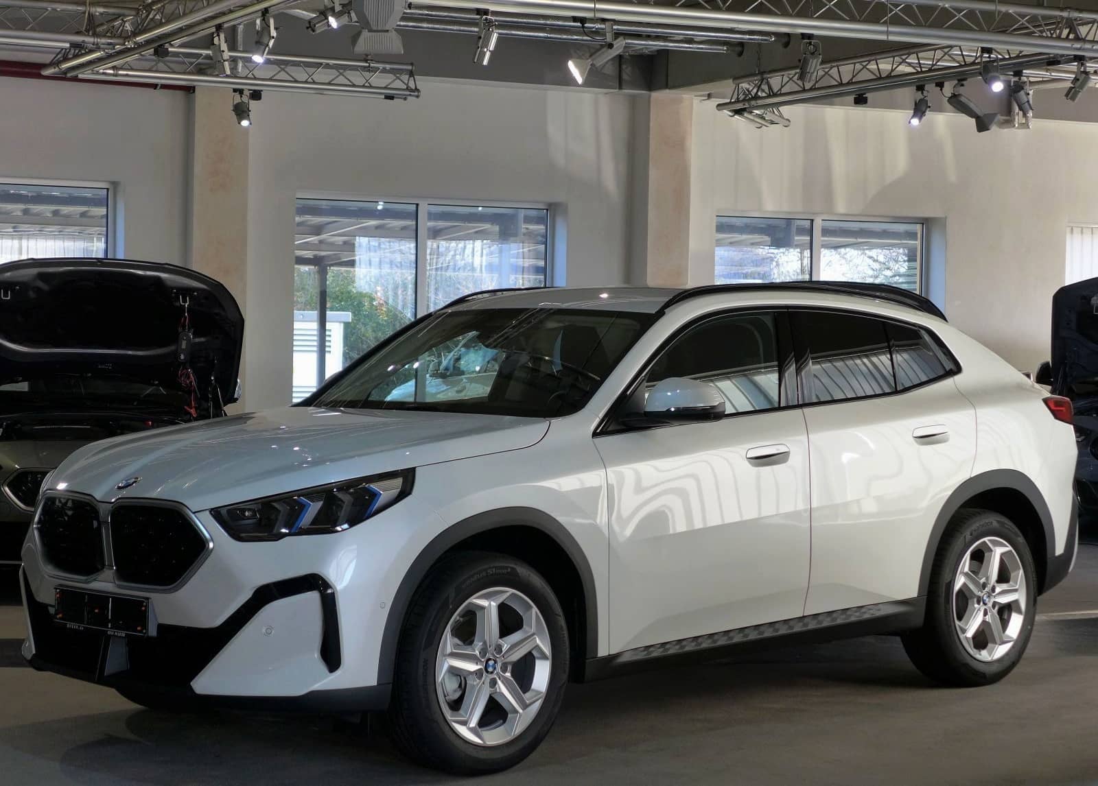 BMW X2 d U10 AHK,360° Kamera,HUD,Abstandstempomat foto 2