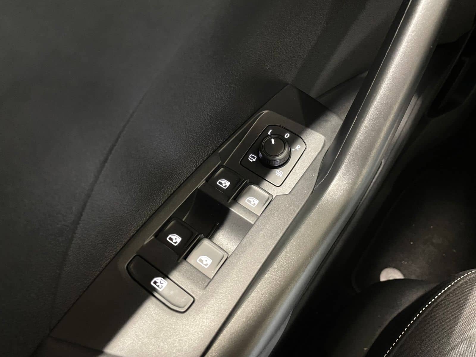 Volkswagen T-Cross Life 1.0 TSI ACC SHZ LED APP foto 23