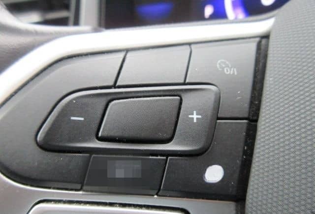 Volkswagen T-ROC Life 2.0 TDI DSG NAVI LED ALU APS SITZHEIZ foto 12