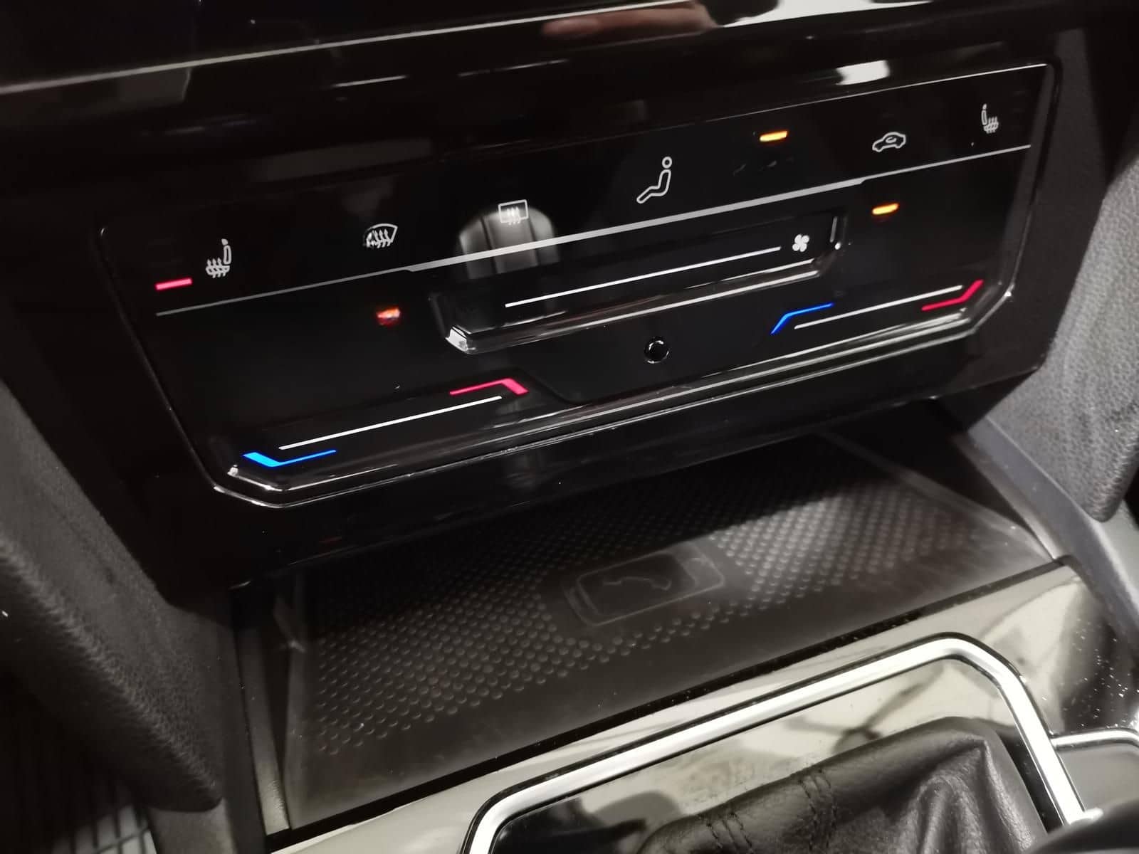 Volkswagen Passat Variant 1.4 TSI DSG GTE LED|Navi|ACC|Mass foto 13