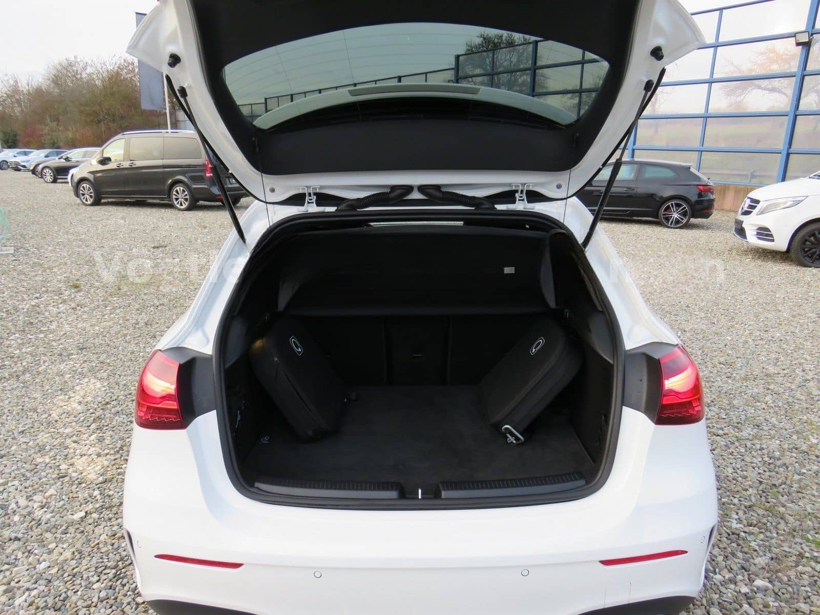 Mercedes-Benz A 250 e AMG Line Advanced Plus+MULTIB.+DISTR+AHK foto 7