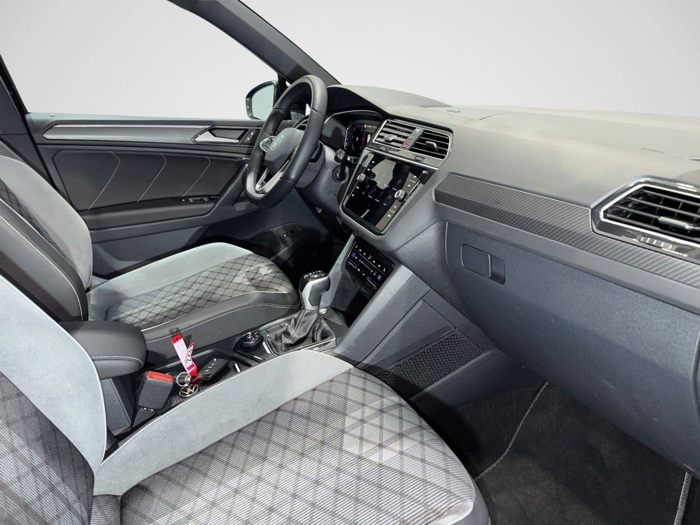 Volkswagen Tiguan 2.0 TDI 4M DSG R LINE BLACK PANO AHK 20Z  foto 13