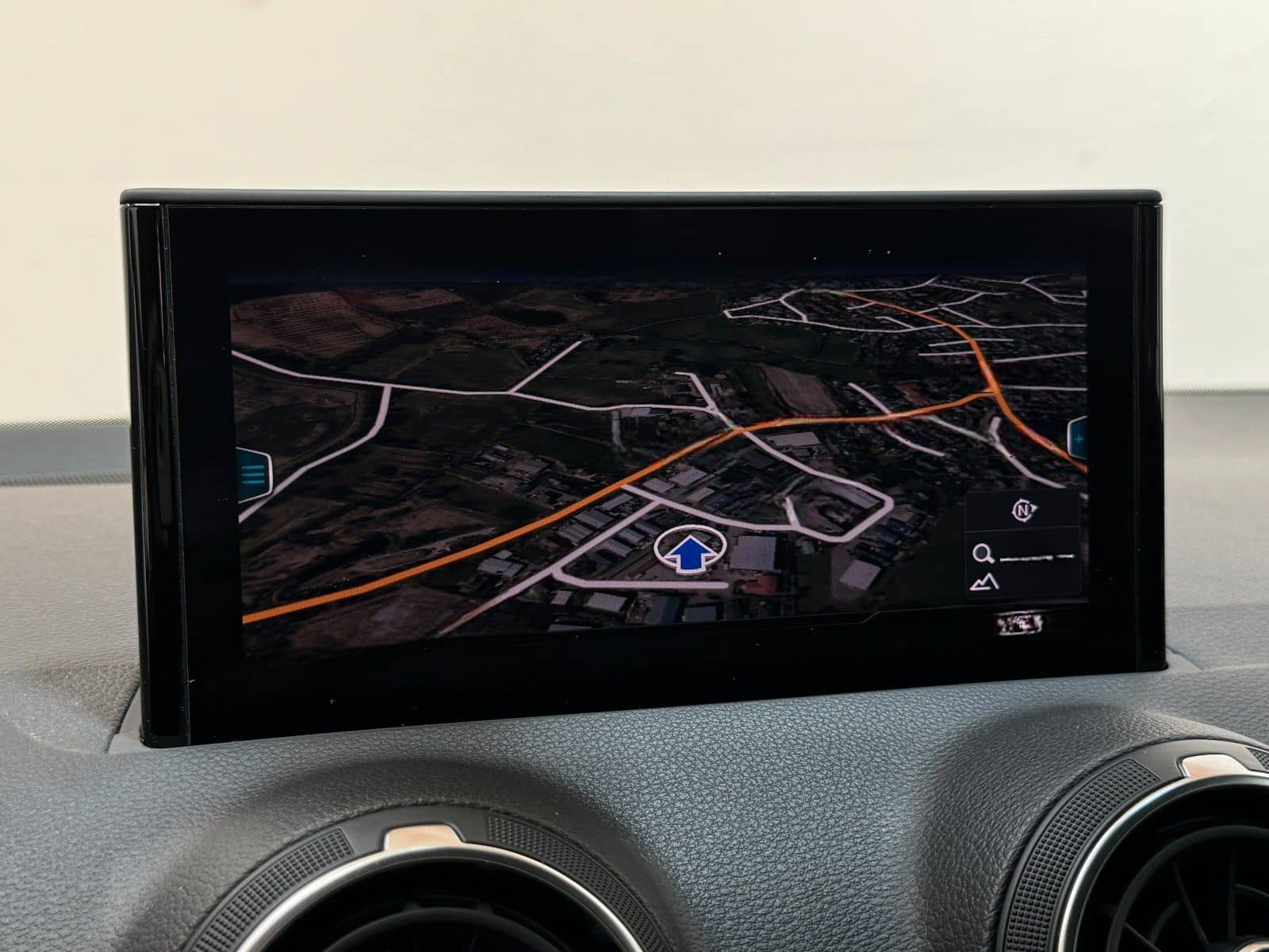 Audi Q2 35 TFSI 1.5/ACC/KAMERA/SHZ/PDC/NAVI/EHK/ALLW. foto 12