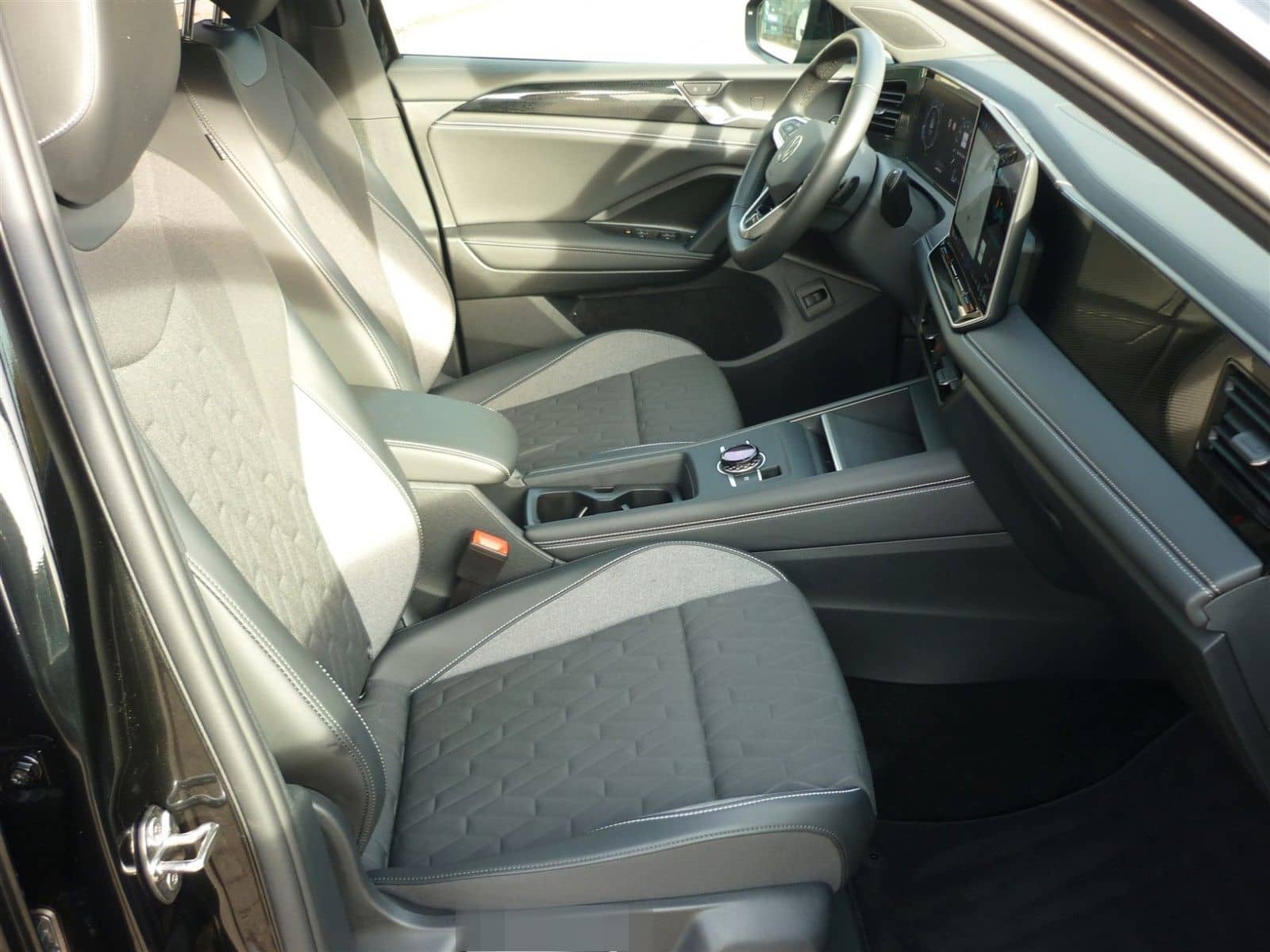 Volkswagen Tiguan 1.5 eTSI OPF DSG GOAL+AHK+Navi+Matrix+ACC foto 9