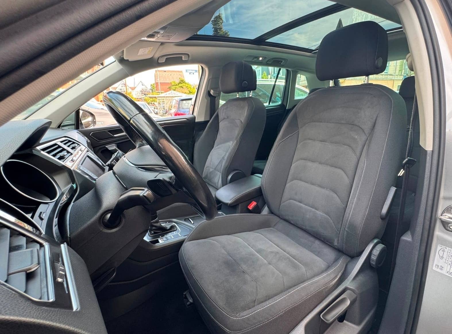 Volkswagen Tiguan Highline 2.0 TDI/1.Hand/Panorama/Kamera foto 8